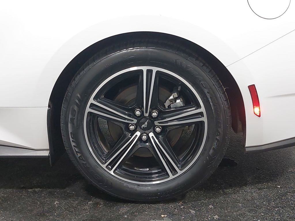 2024 FORD MUSTANG - Image 32