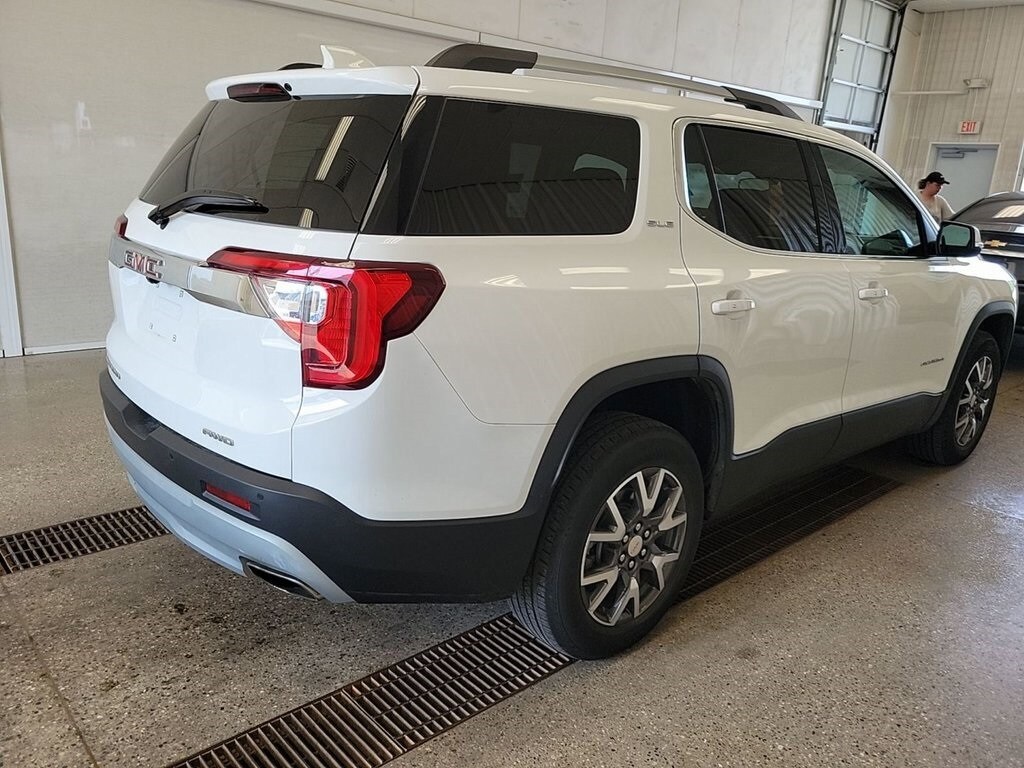 2023 Gmc Acadia SLE photo 3