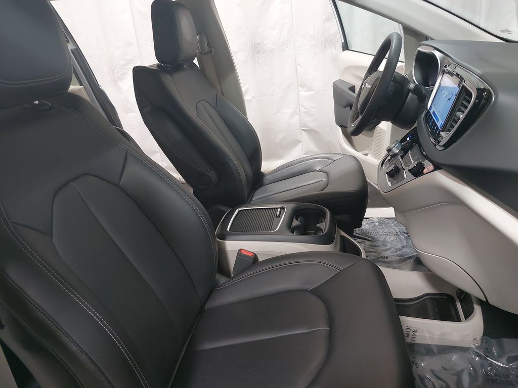 2024 CHRYSLER PACIFICA - Image 10