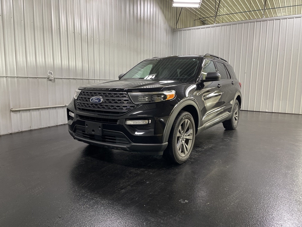 Used 2021 Ford Explorer XLT with VIN 1FMSK8DH9MGA29880 for sale in Holland, MI