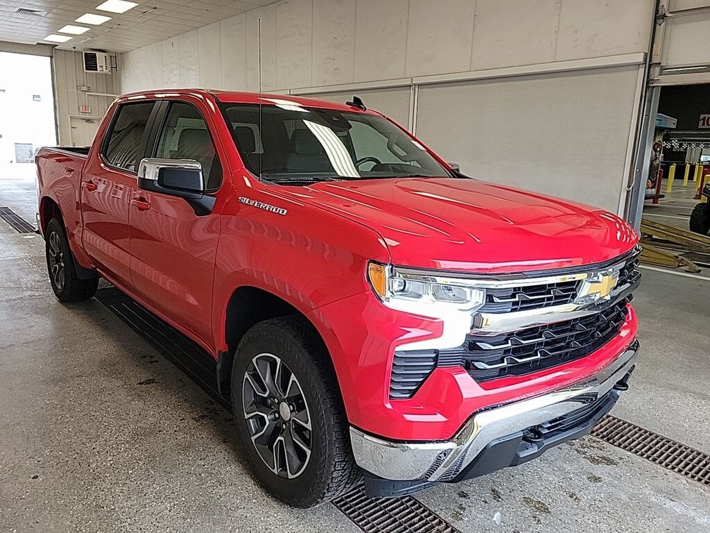 2022 Chevrolet Silverado 1500 LT photo 4