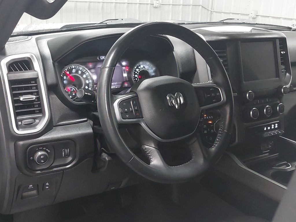 2022 RAM 1500 - Image 15