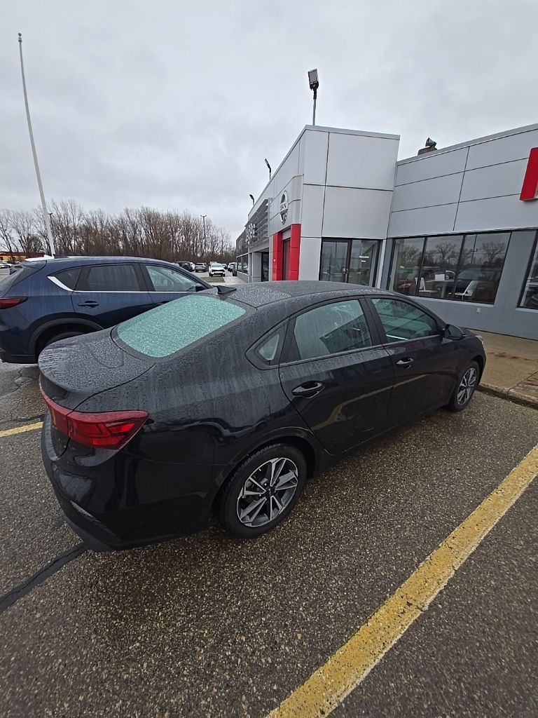 2023 KIA FORTE - Image 6