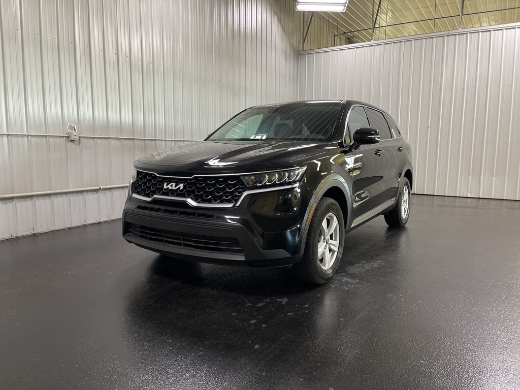 Used 2023 Kia Sorento LX with VIN 5XYRGDLC0PG164062 for sale in Holland, MI