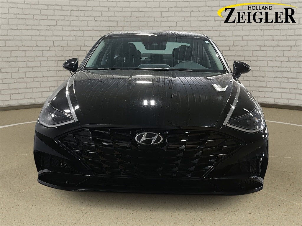 2022 Hyundai Sonata SEL photo 2