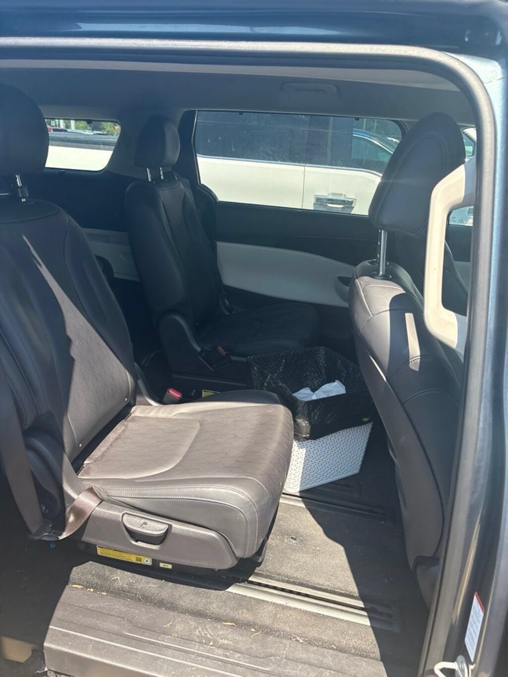 Used 2024 Kia Carnival EX Minivan/Van