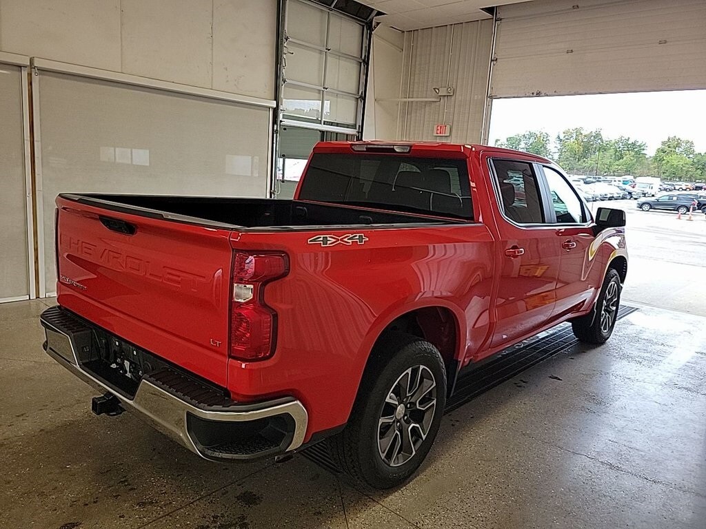 2022 Chevrolet Silverado 1500 LT photo 3