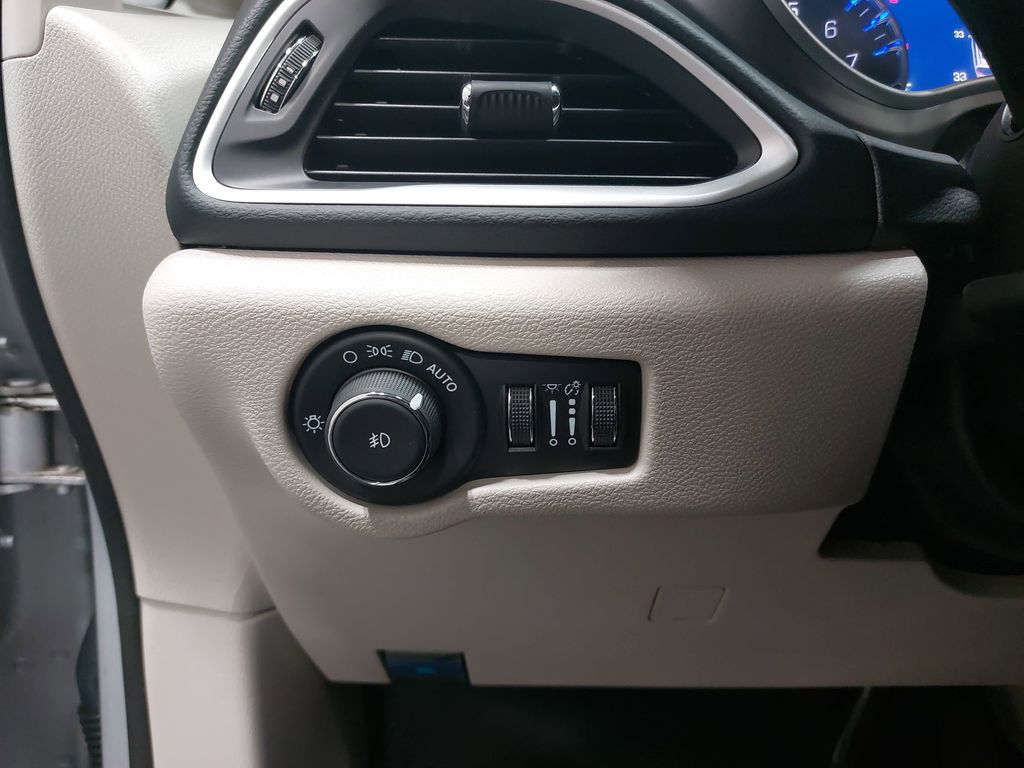 2024 CHRYSLER PACIFICA - Image 28