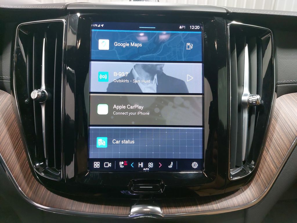 2023 VOLVO XC60 - Image 22