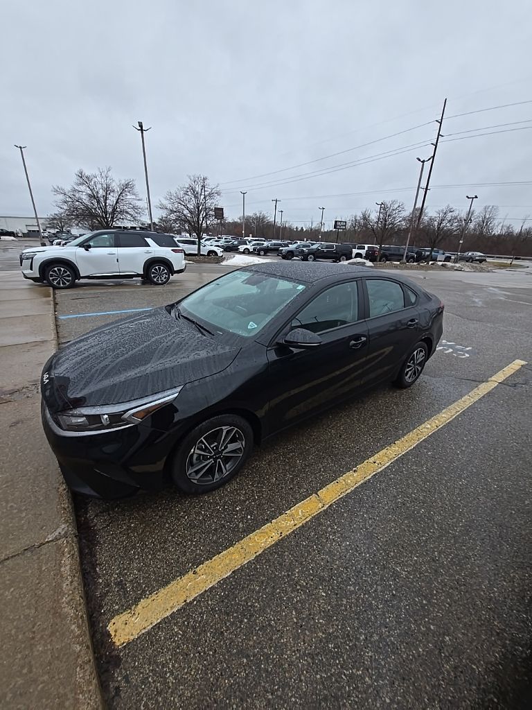 2023 KIA FORTE - Image 3
