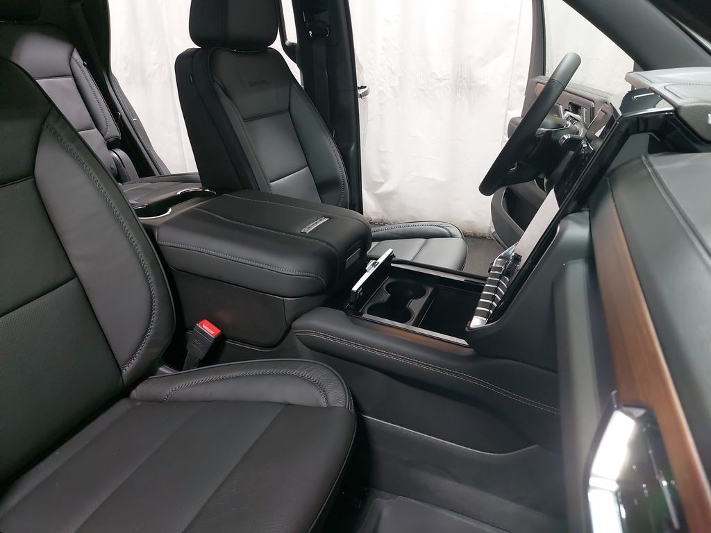 2026 GMC Yukon Denali - Photo 10