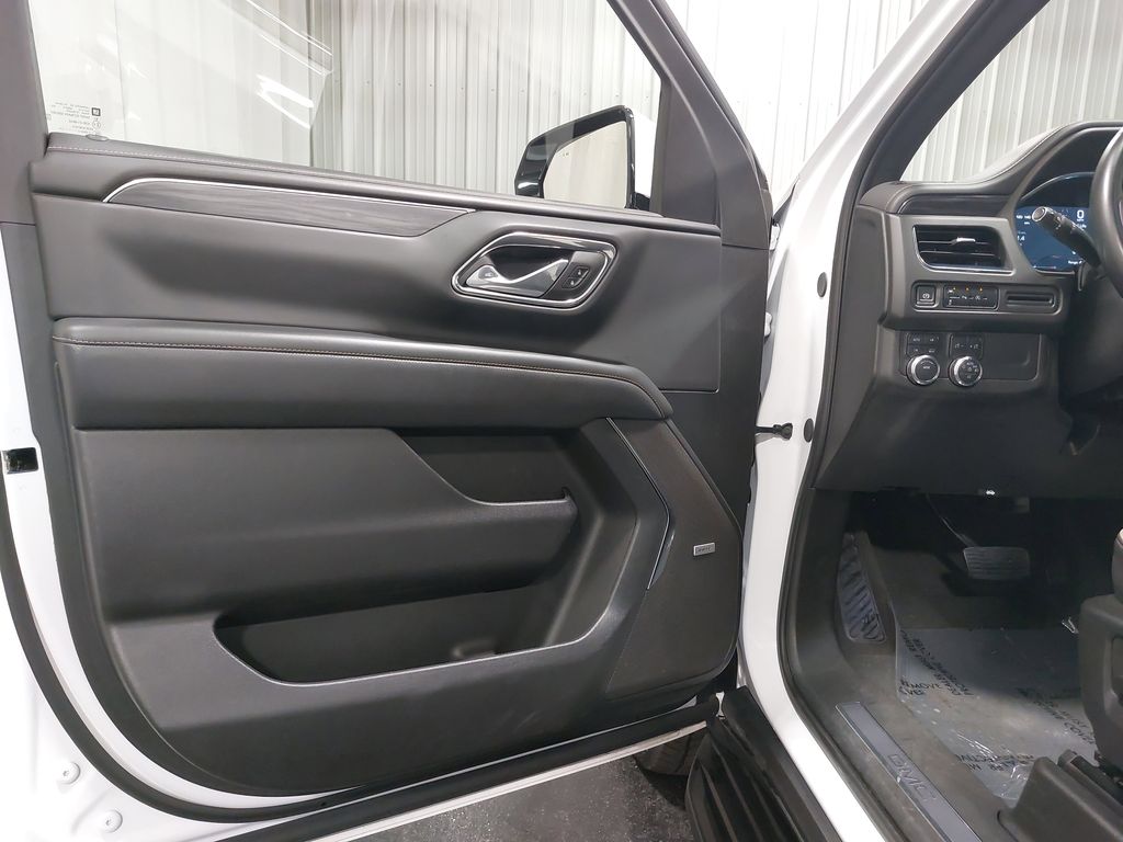 2024 GMC YUKON XL - Image 28