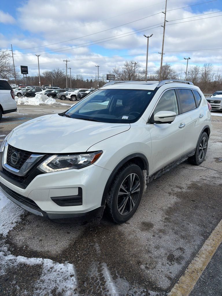 2019 NISSAN ROGUE - Image 1