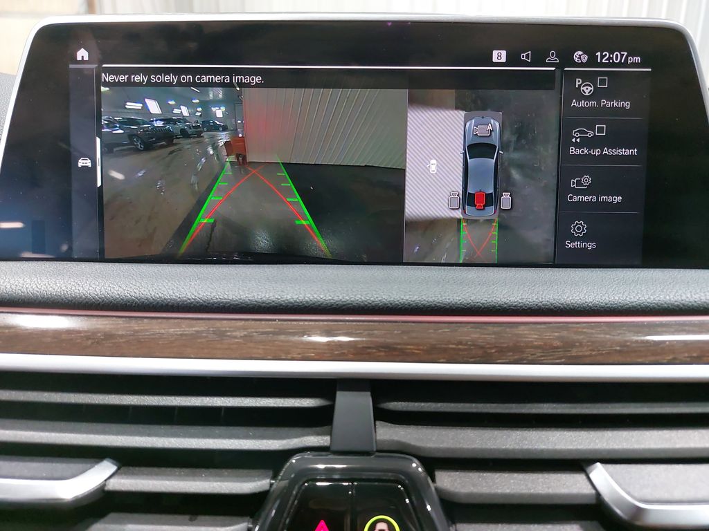 2020 BMW 750I - Image 22