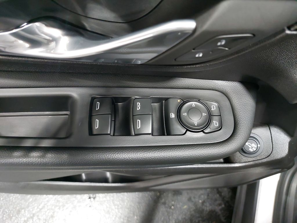 2024 GMC TERRAIN - Image 28