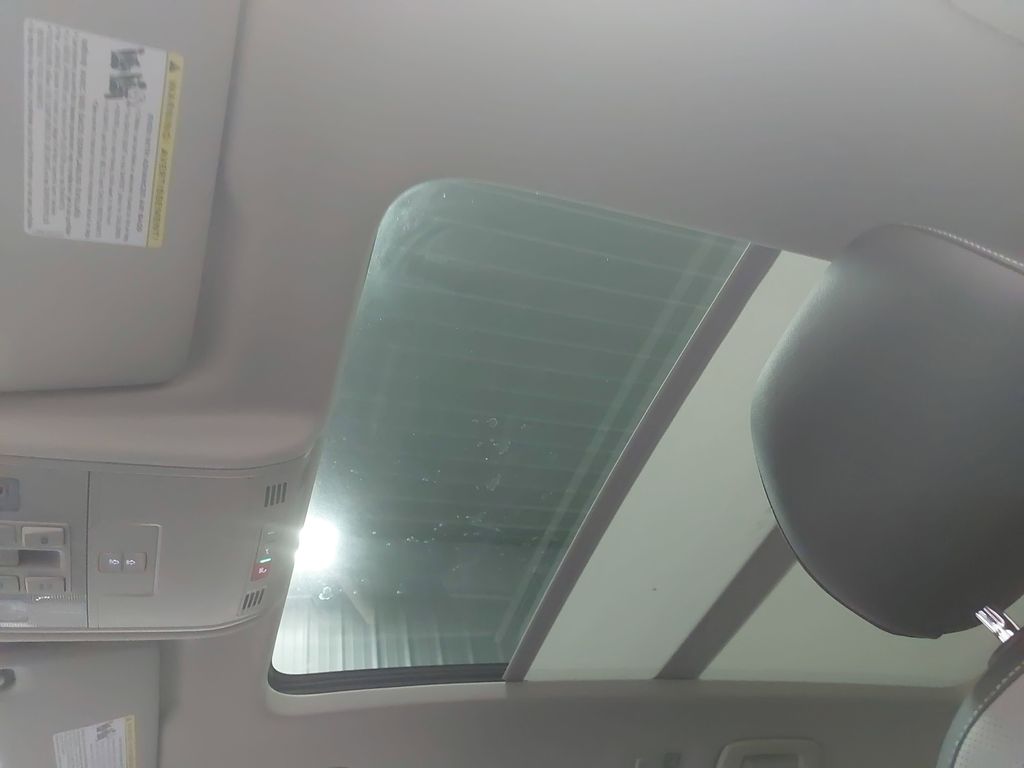 2022 VOLKSWAGEN TAOS - Image 30