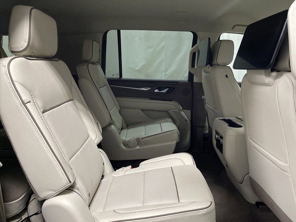 2024 GMC YUKON XL - Image 31