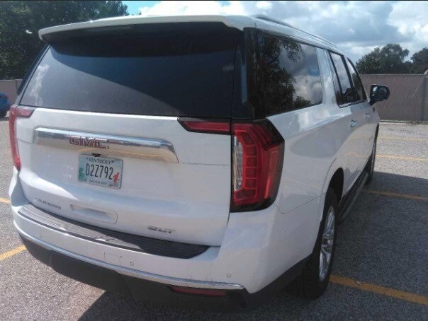 2024 Gmc Yukon XL SLT photo 3