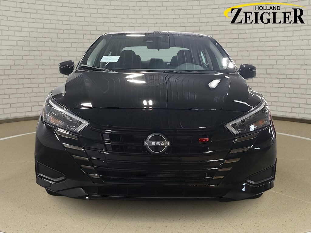 New 2025 Nissan Versa 1.6 SR Sedan