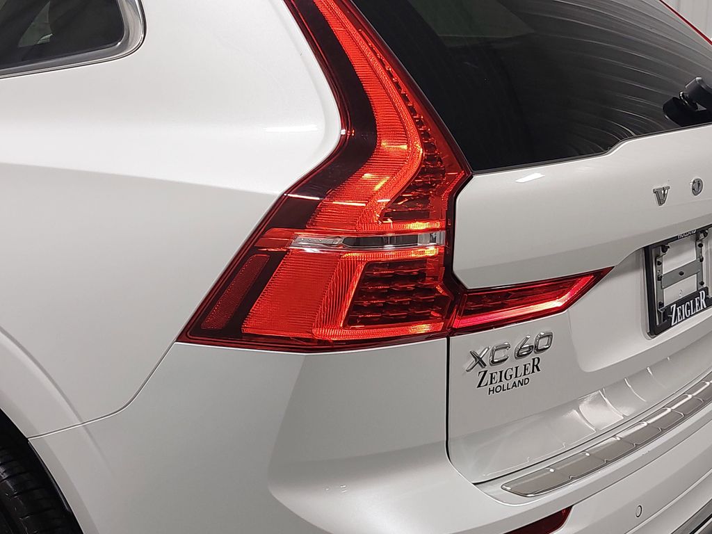 2023 VOLVO XC60 - Image 37