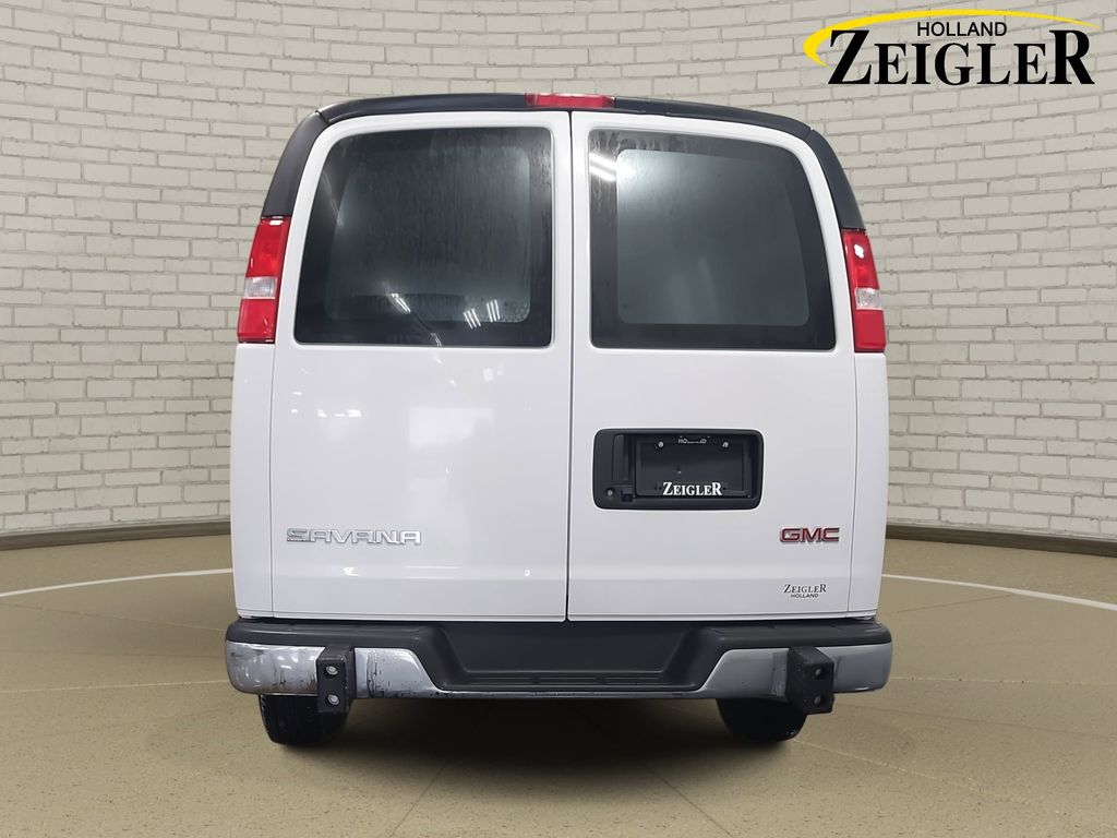 2024 GMC SAVANA - Image 6