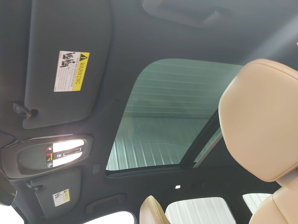 2023 VOLVO XC60 - Image 32