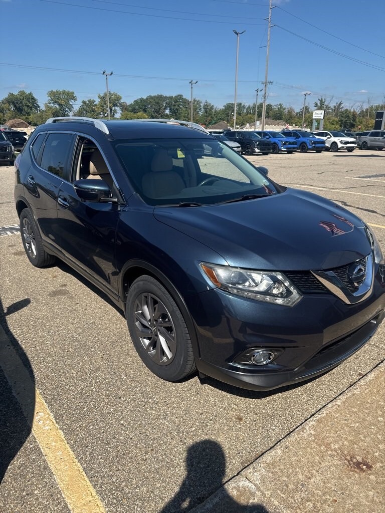 2016 Nissan Rogue SL photo 3