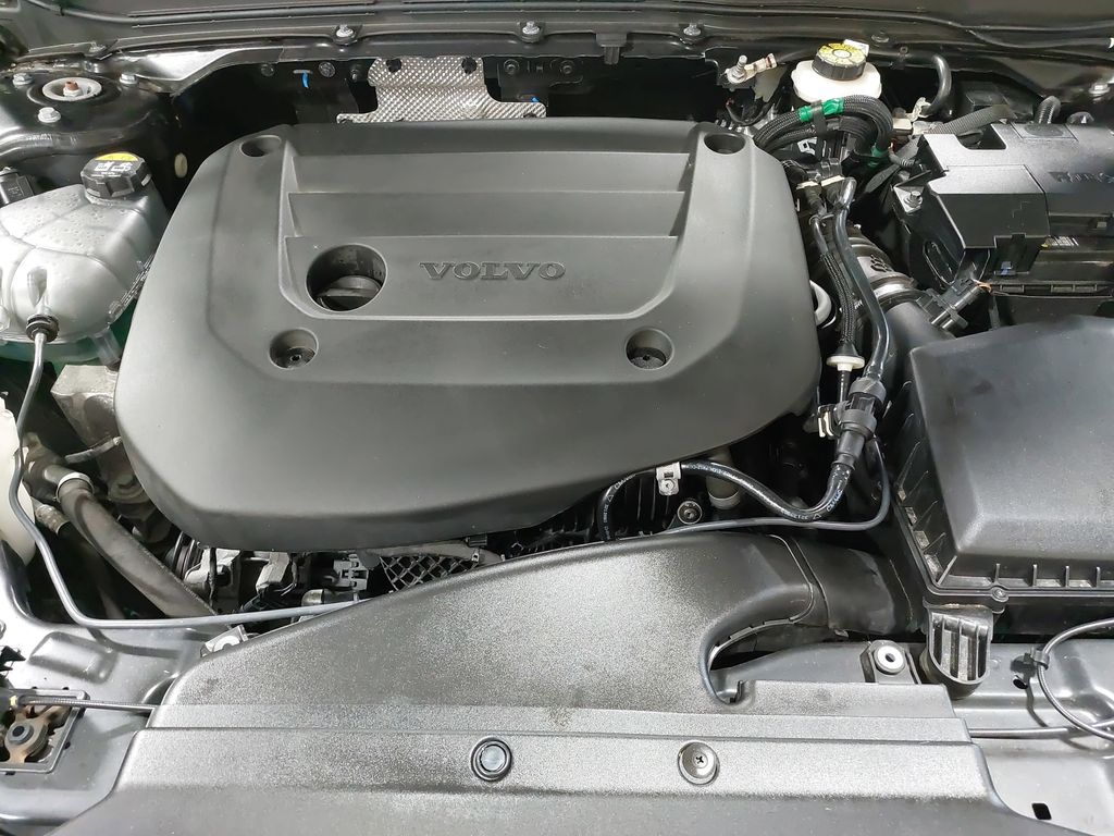 2024 VOLVO XC40 - Image 31