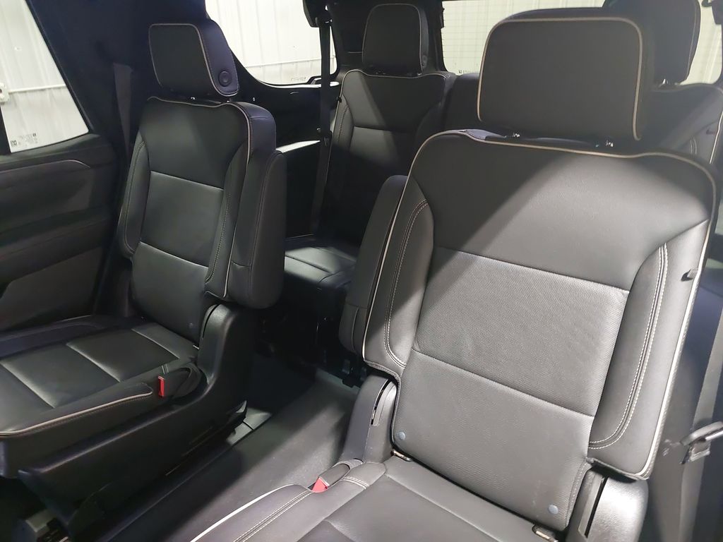 2022 GMC YUKON - Image 16