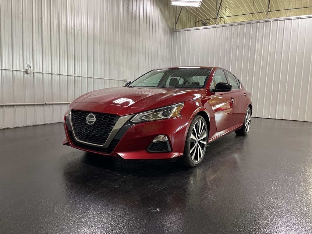 Used 2021 Nissan Altima SR with VIN 1N4BL4CVXMN413654 for sale in Holland, MI