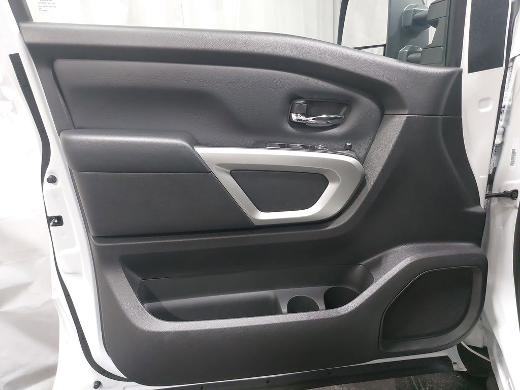2024 NISSAN TITAN - Image 26