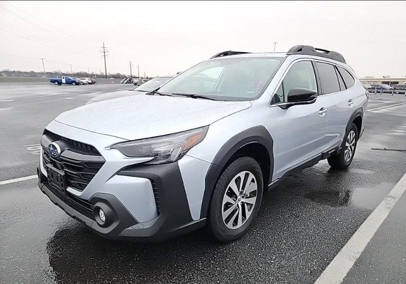 2025 Subaru Outback Premium's photo