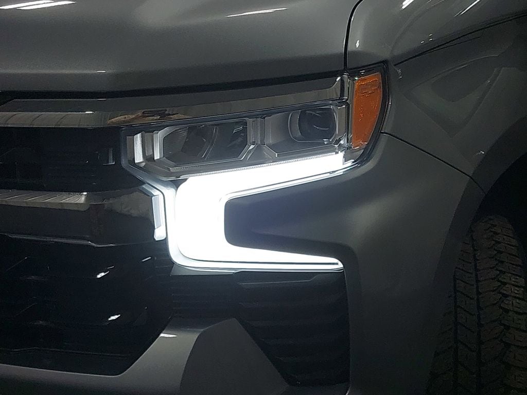 2023 CHEVROLET SILVERADO - Image 32