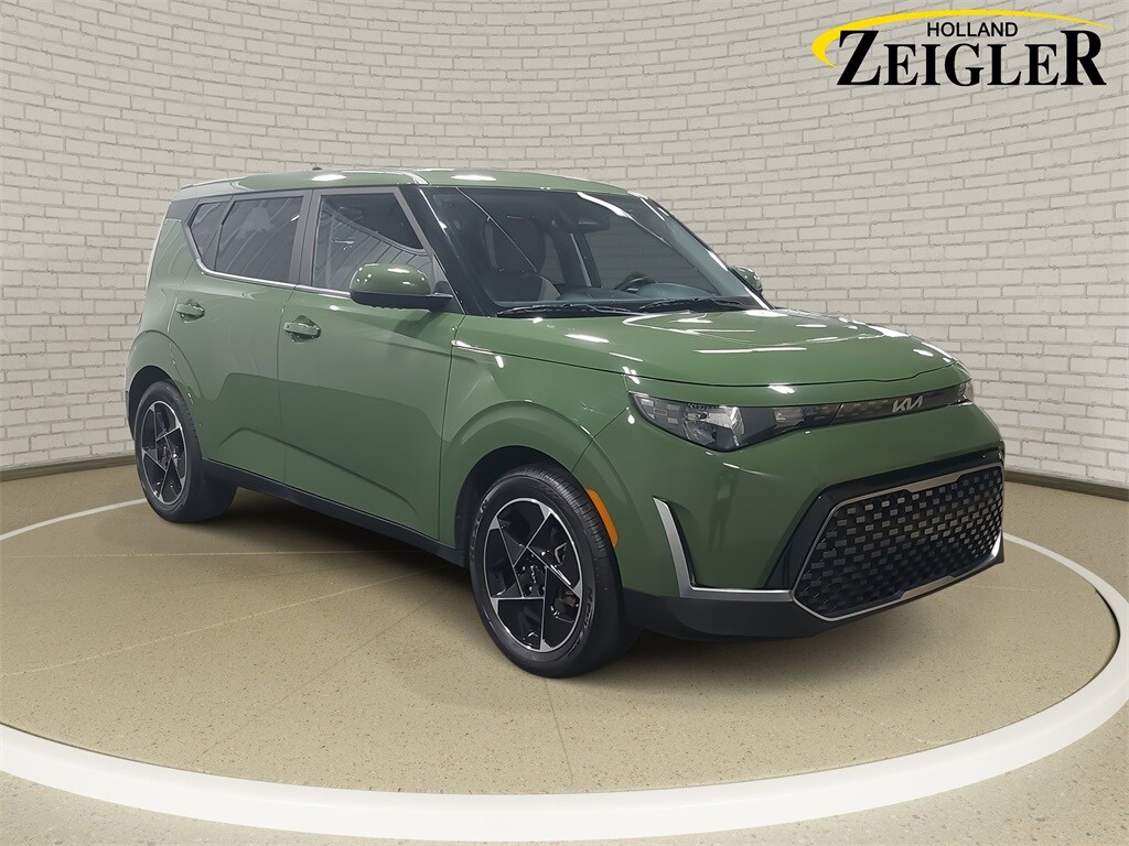 2023 Kia Soul EX photo 3