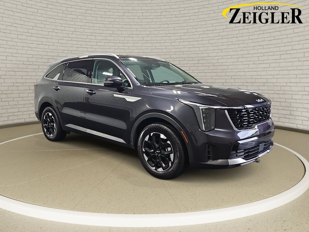Certified 2025 Kia Sorento S SUV