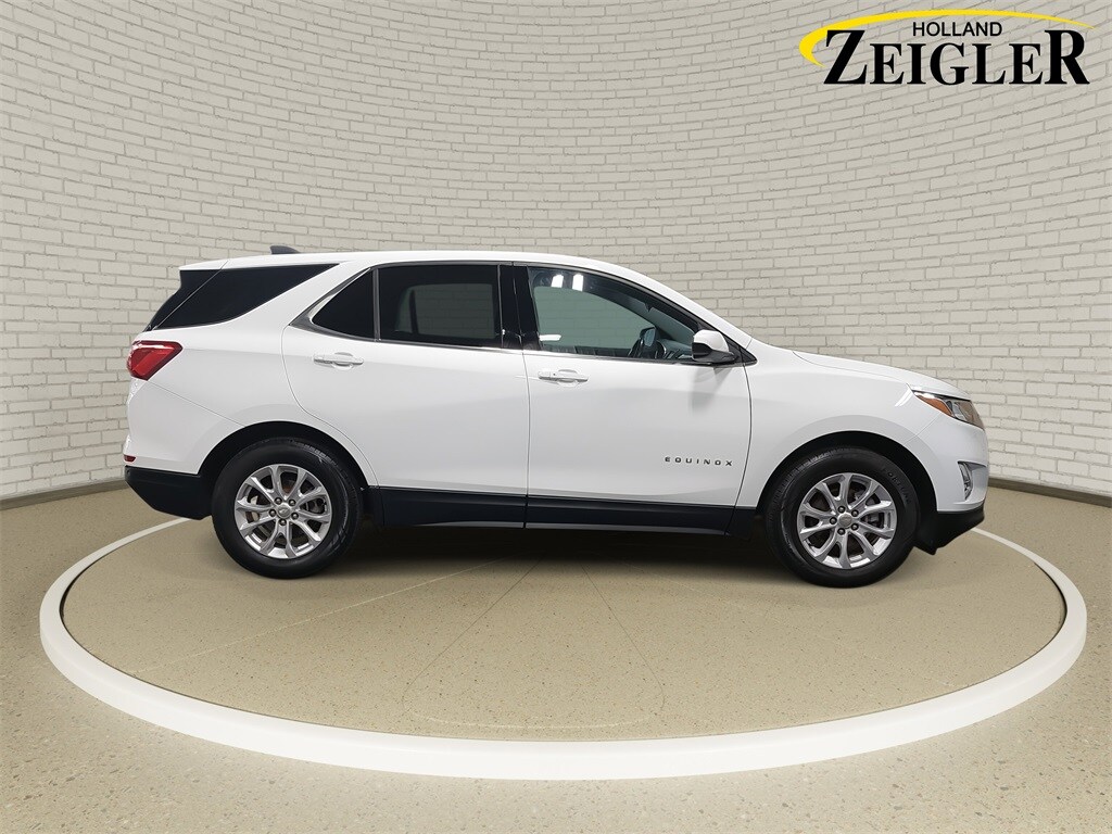 2020 Chevrolet Equinox LT photo 2
