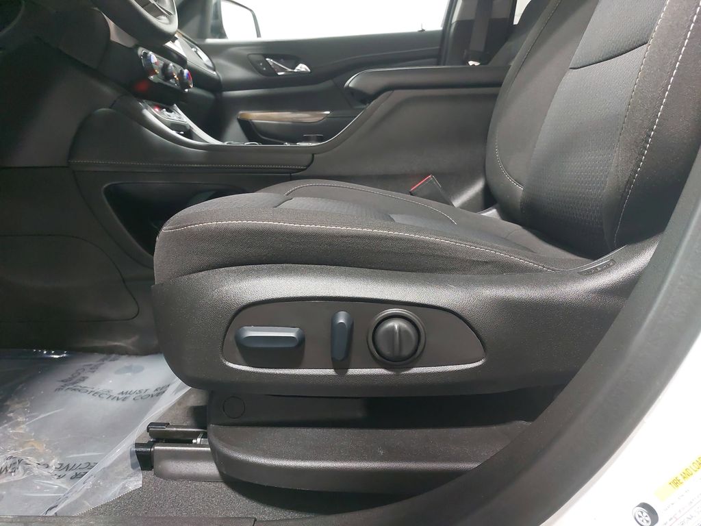 2023 GMC ACADIA - Image 32