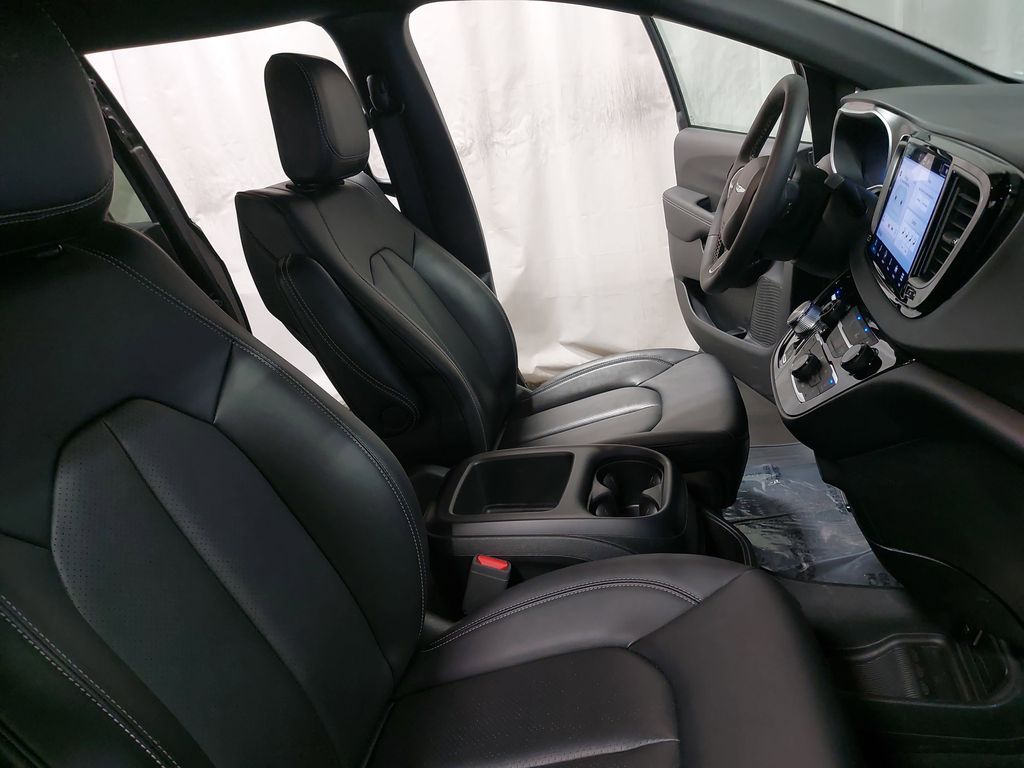 2025 CHRYSLER PACIFICA - Image 10