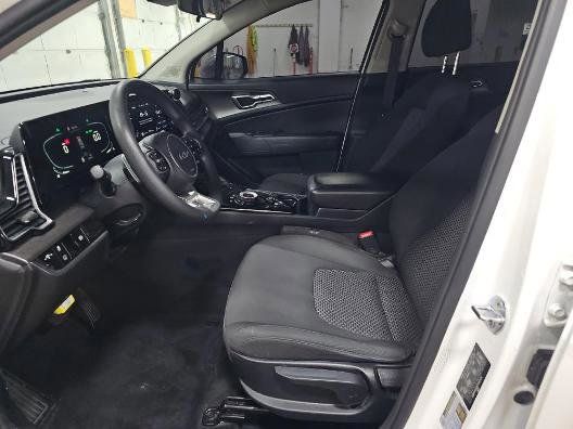 2023 KIA SPORTAGE - Image 2