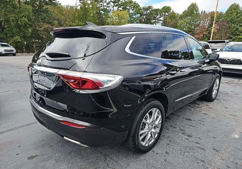 2023 Buick Enclave Essence photo 3