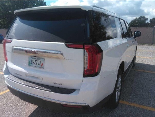 2024 Gmc Yukon XL SLT photo 3