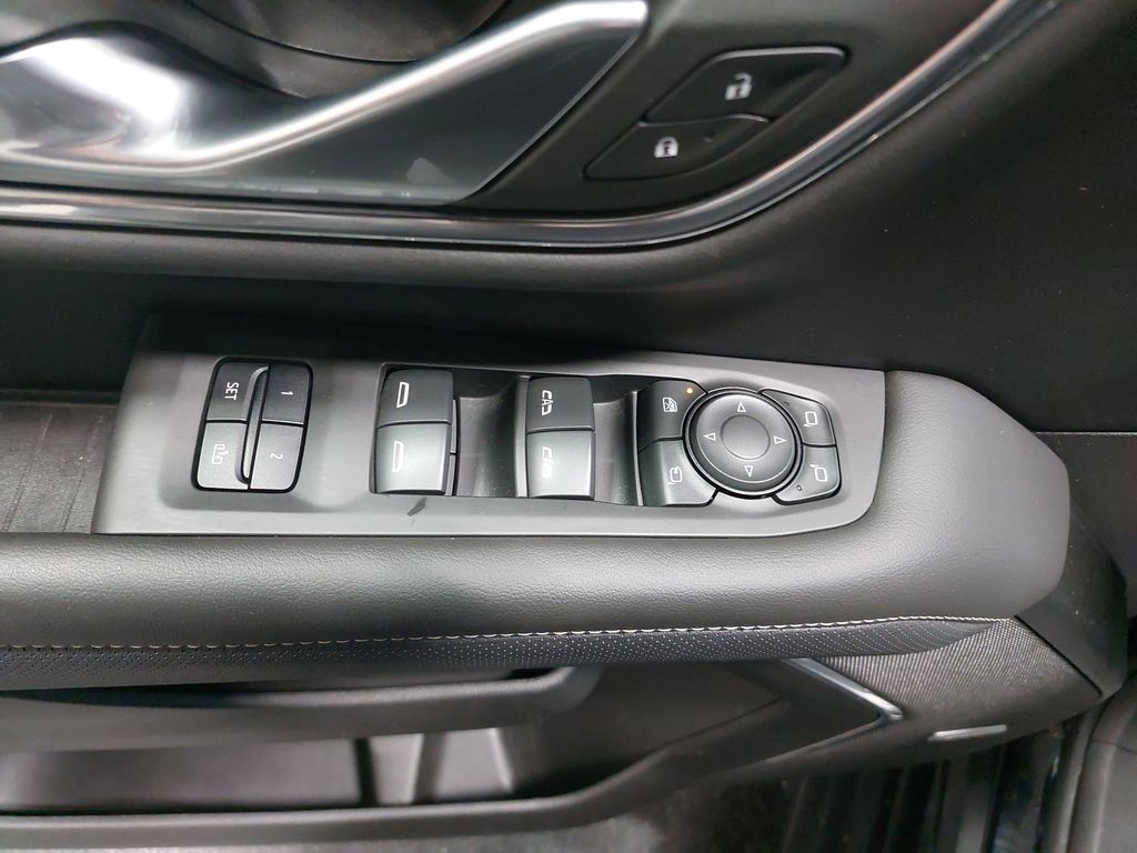 2022 GMC YUKON - Image 32