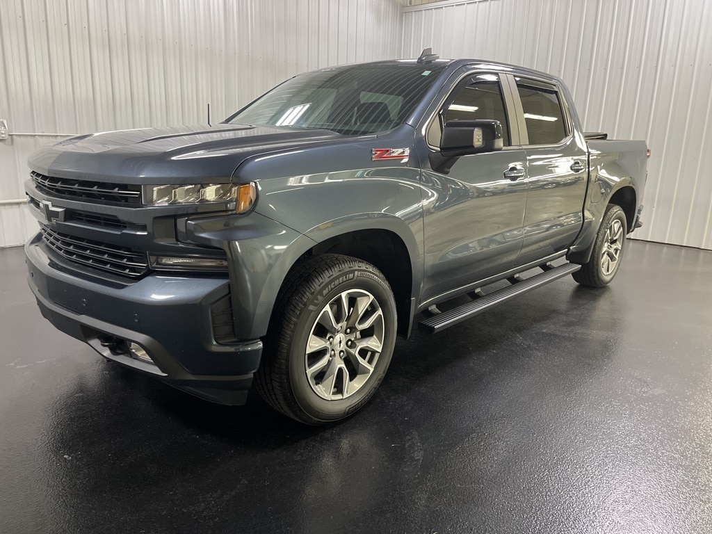 Used 2021 Chevrolet Silverado 1500 RST with VIN 1GCUYEED5MZ243470 for sale in Holland, MI