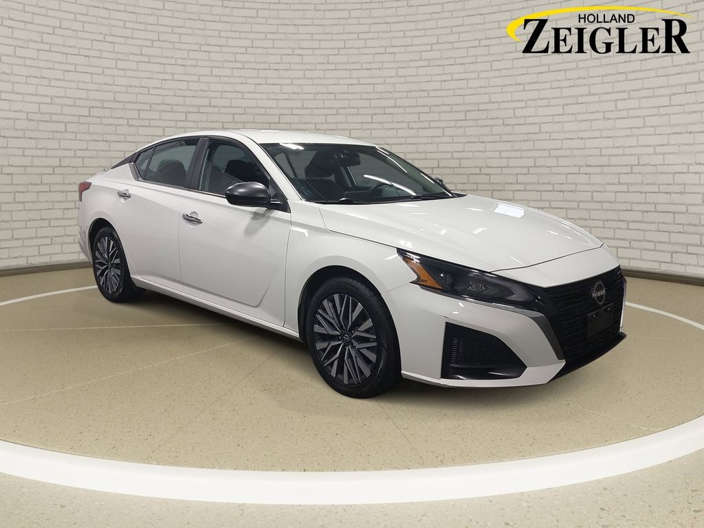 Used 2025 Nissan Altima 2.5 SV Sedan