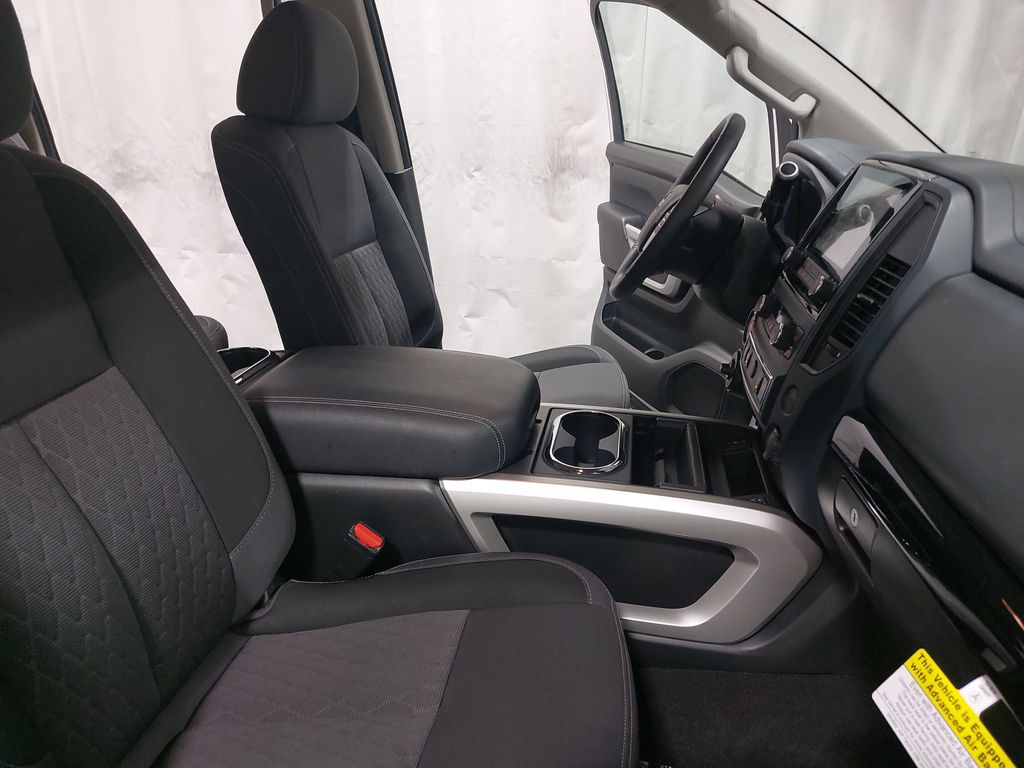 2024 NISSAN TITAN - Image 10