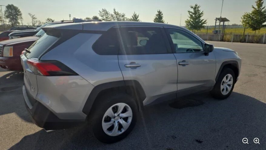 2024 Toyota RAV4 LE photo 4