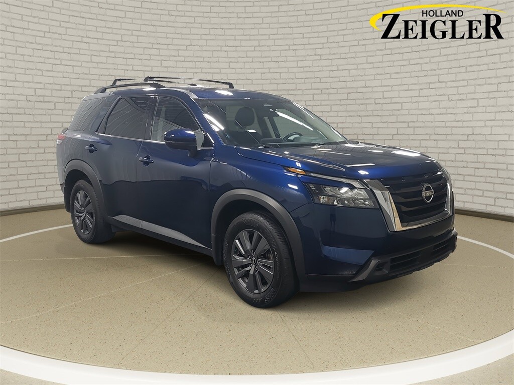 2024 Nissan Pathfinder SV photo 3