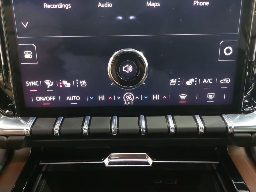 2026 GMC Yukon Denali - Photo 23