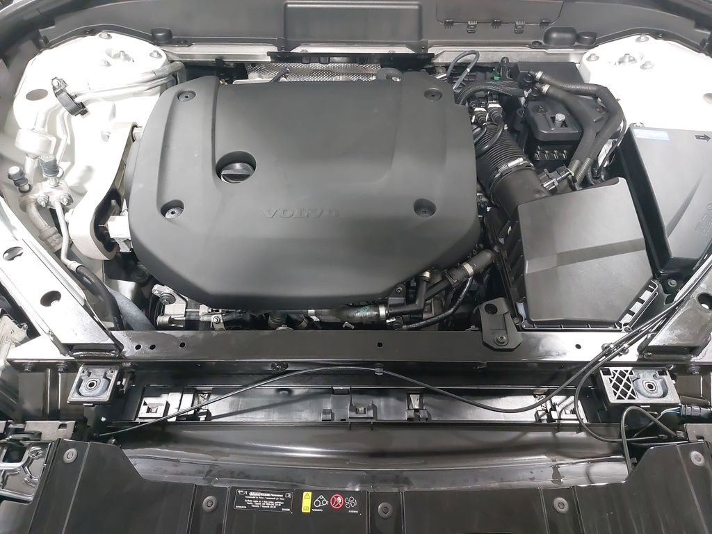 2023 VOLVO XC60 - Image 33