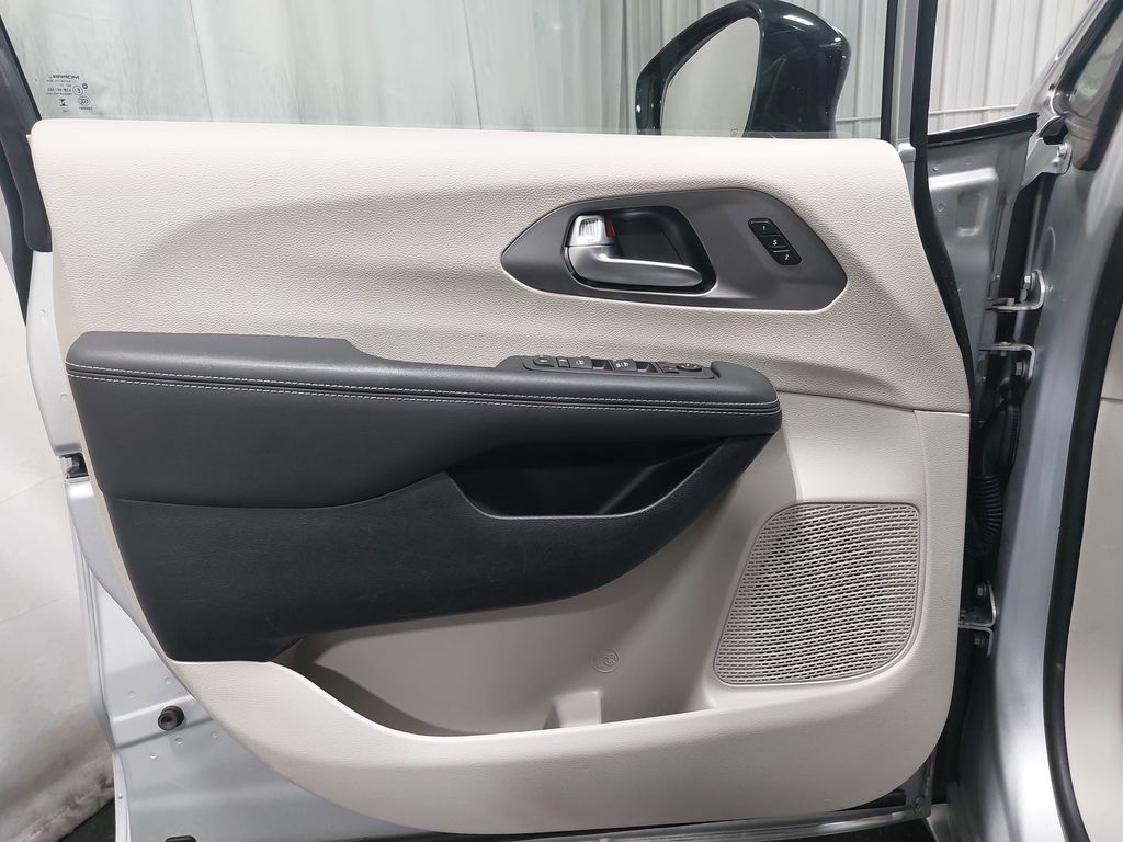 2024 CHRYSLER PACIFICA - Image 29